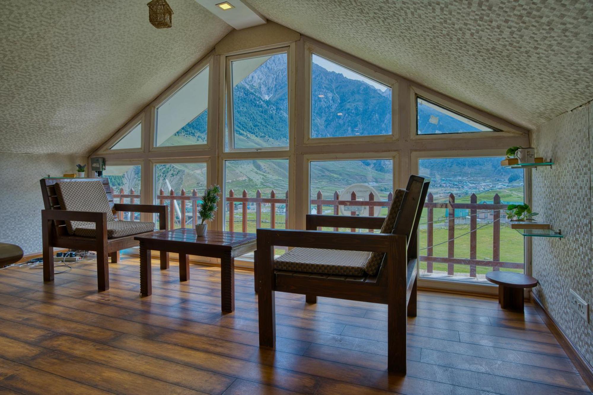 Golden Meadows Hotels & Resorts Sonamarg Bagian luar foto
