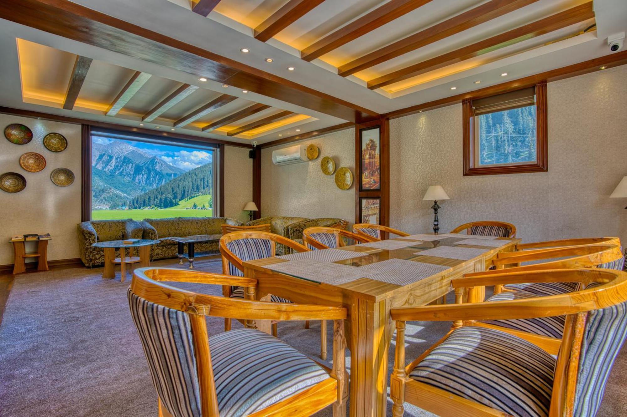 Golden Meadows Hotels & Resorts Sonamarg Bagian luar foto