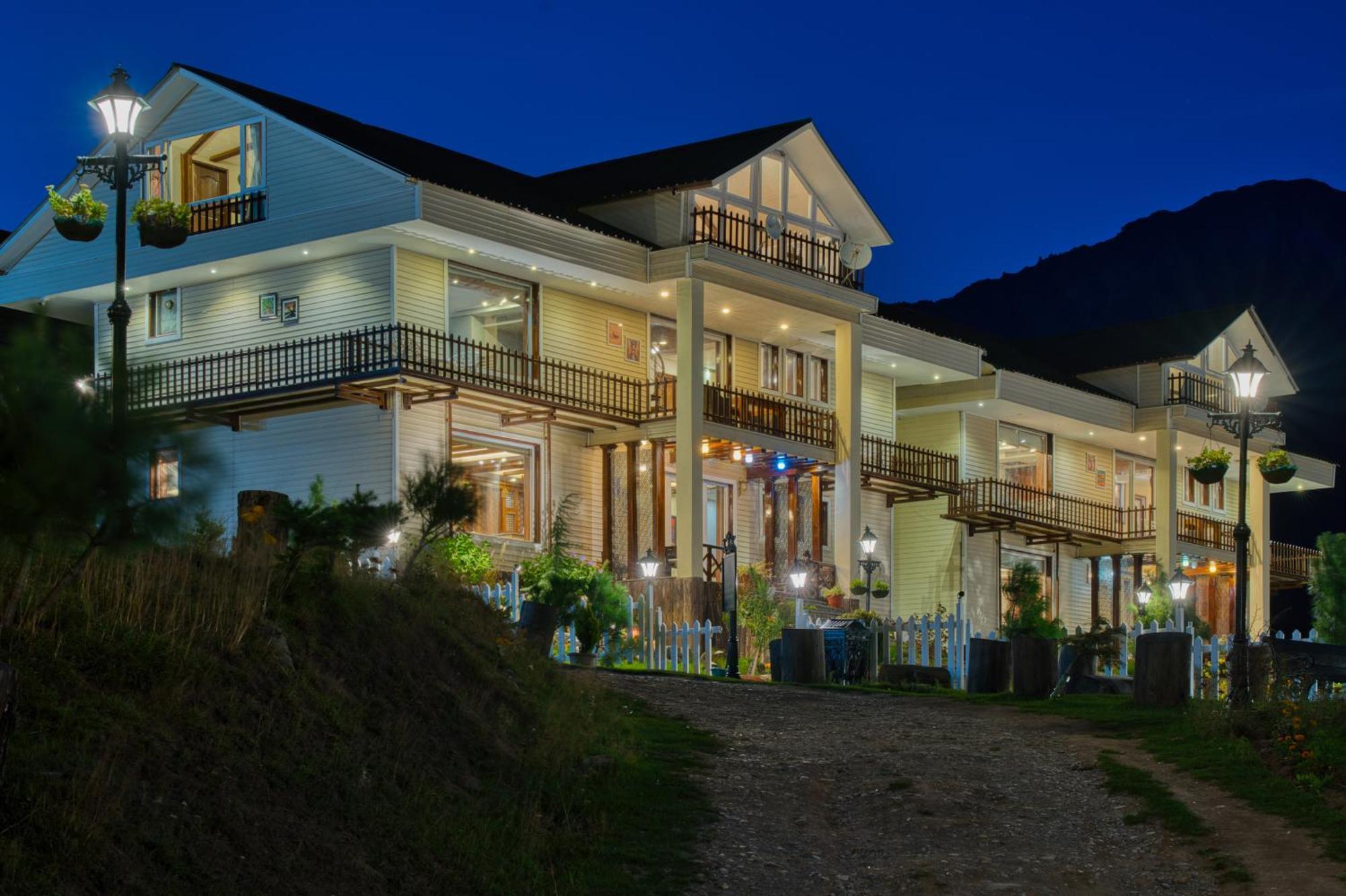 Golden Meadows Hotels & Resorts Sonamarg Bagian luar foto