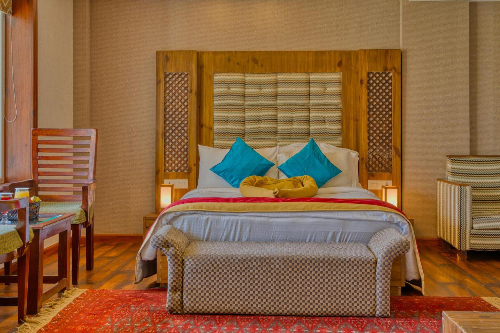 Golden Meadows Hotels & Resorts Sonamarg Bagian luar foto