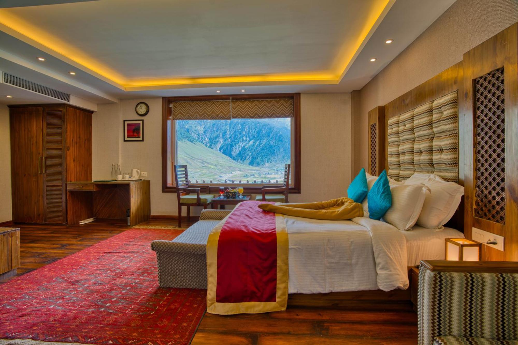 Golden Meadows Hotels & Resorts Sonamarg Bagian luar foto